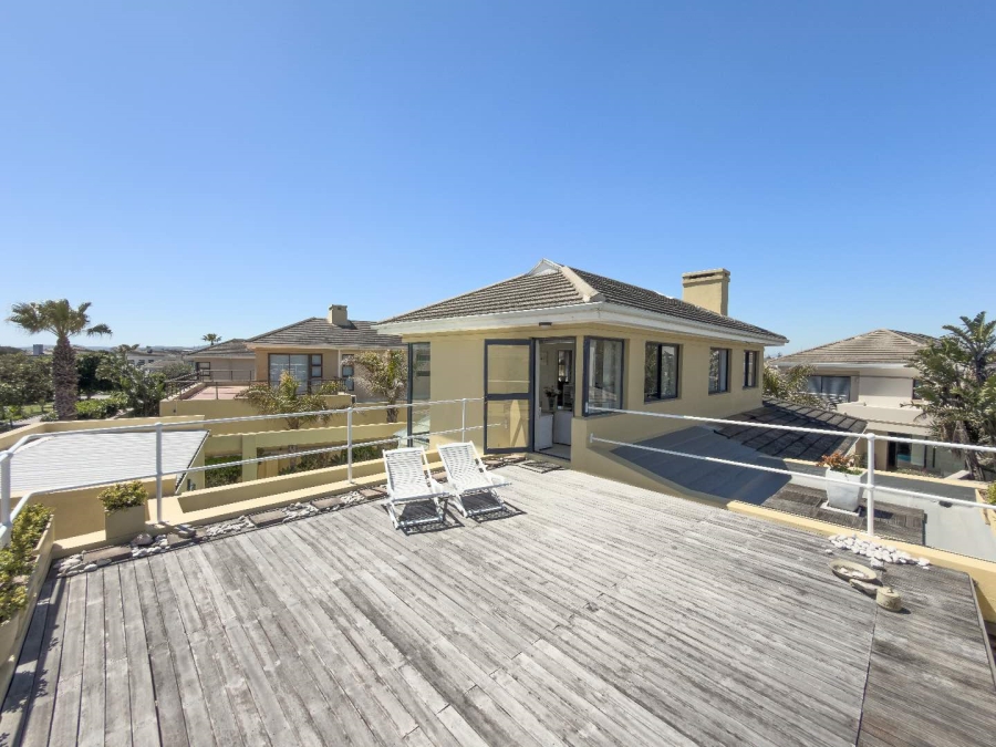 4 Bedroom Property for Sale in Sunset Links Western Cape